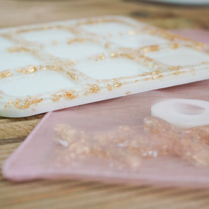 Mini On-The-Go Resin Tic Tac Toe – White Pearl & Gold Flakes Edition