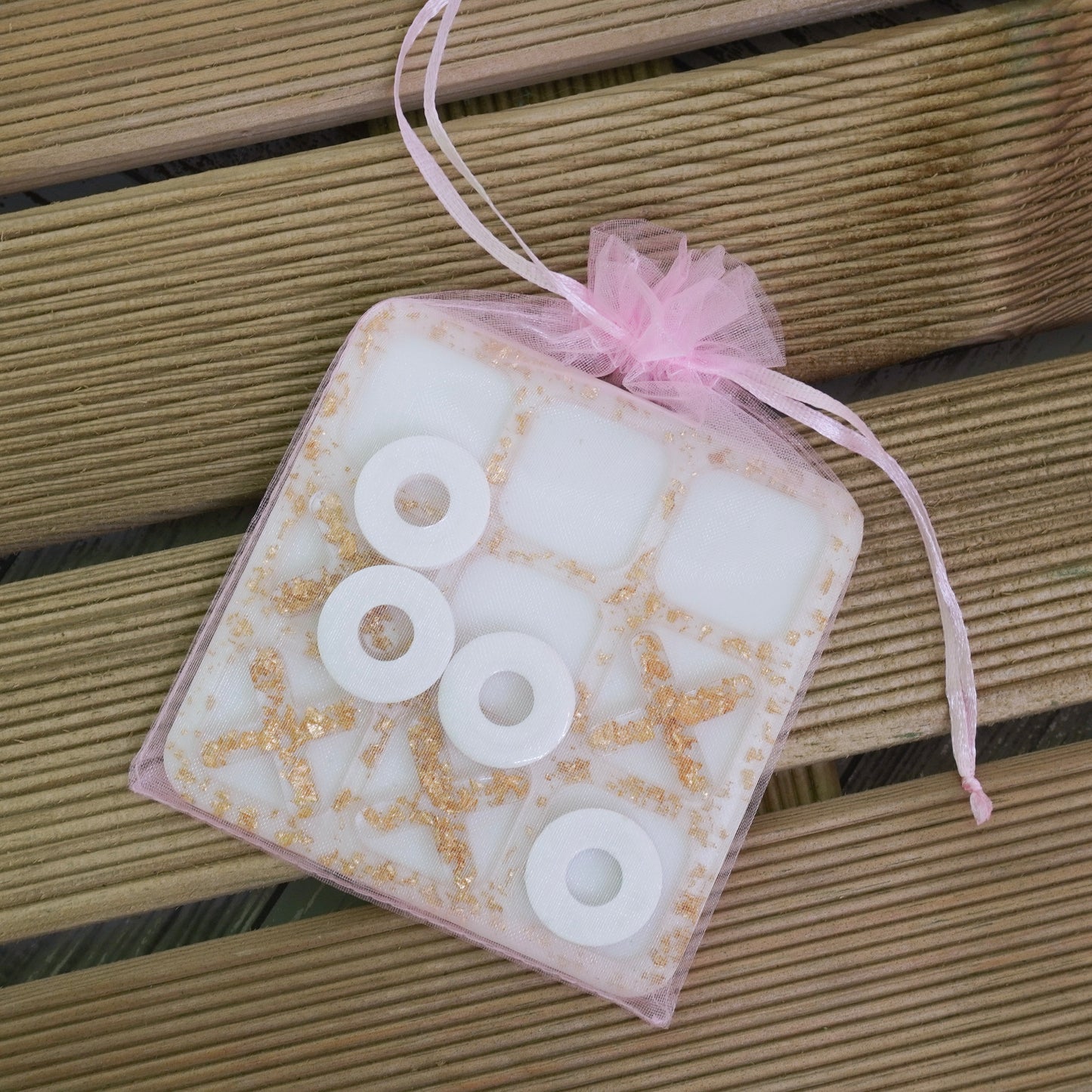 Mini On-The-Go Resin Tic Tac Toe – White Pearl & Gold Flakes Edition