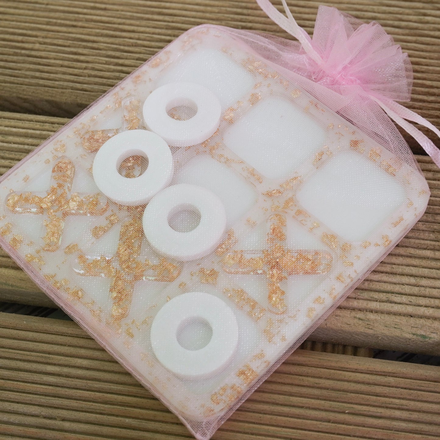 Mini On-The-Go Resin Tic Tac Toe – White Pearl & Gold Flakes Edition
