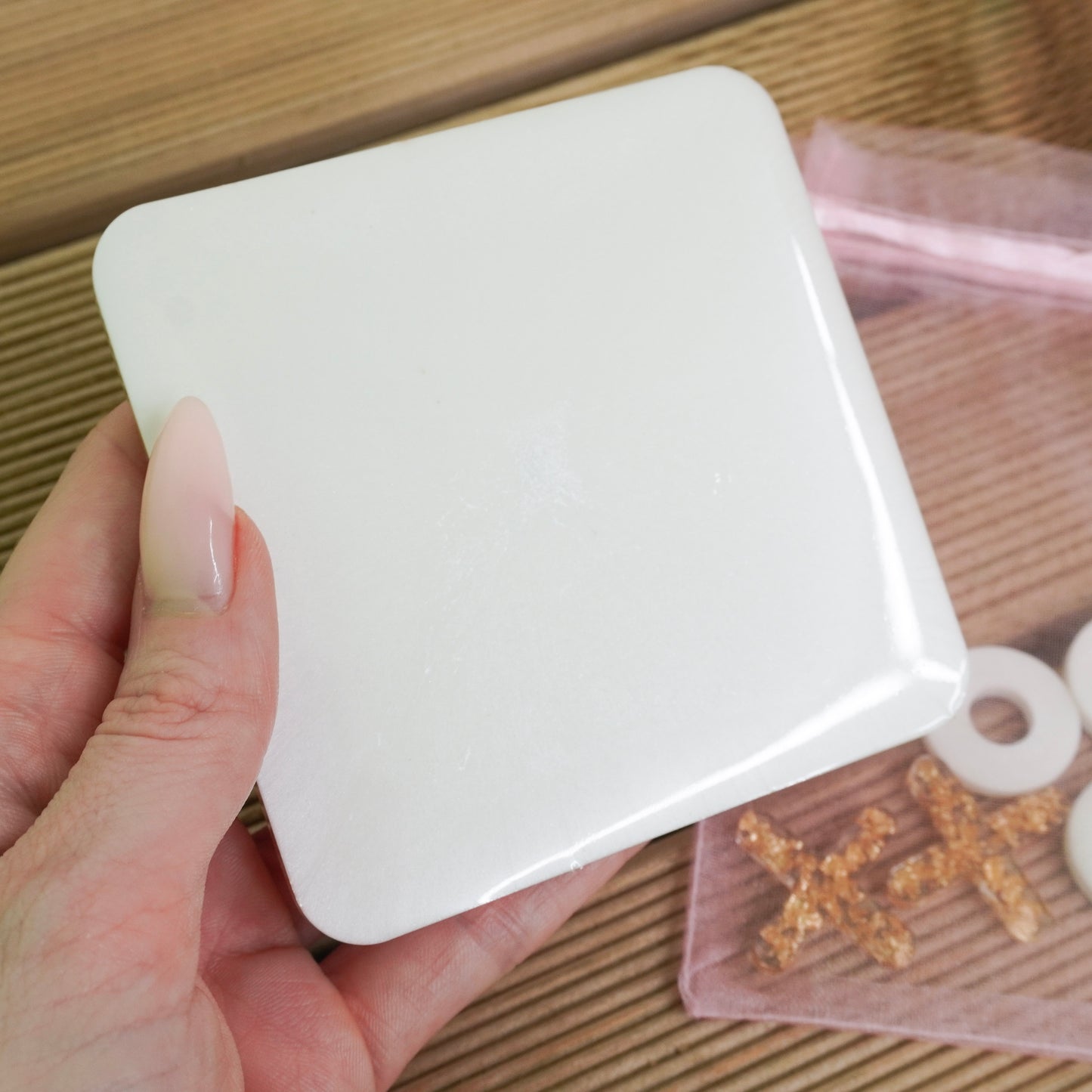 Mini On-The-Go Resin Tic Tac Toe – White Pearl & Gold Flakes Edition