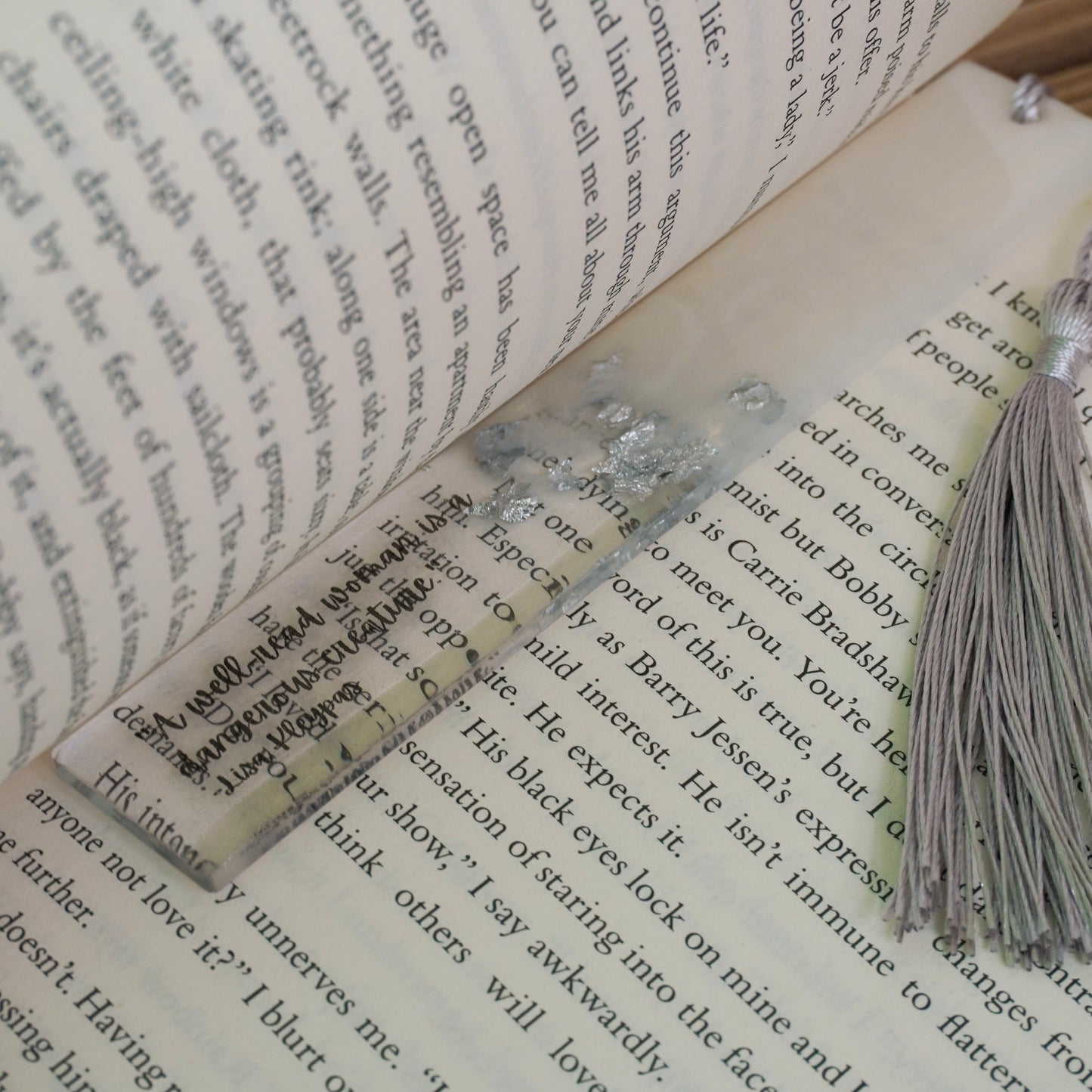 Resin Bookmark – White Pearl & Silver Flakes