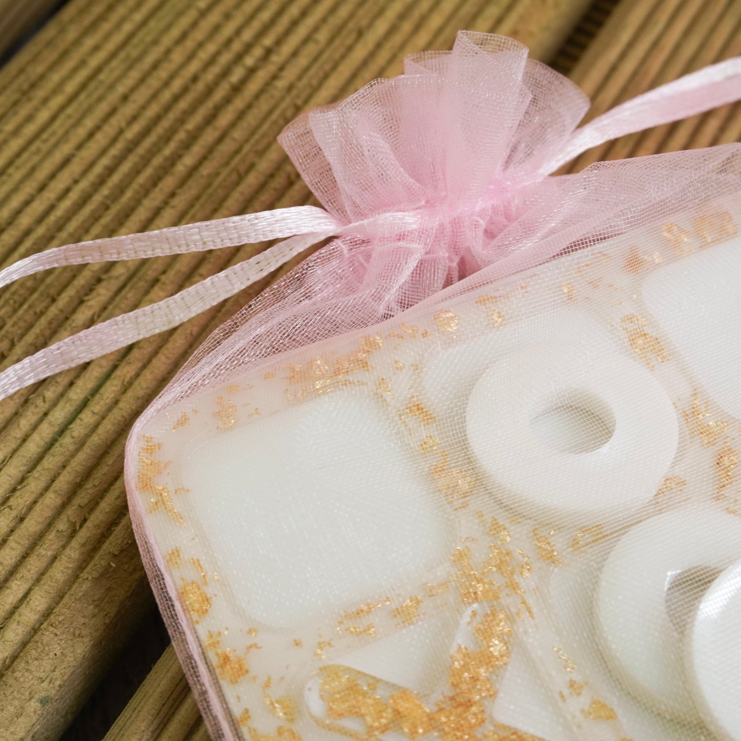 Mini On-The-Go Resin Tic Tac Toe – White Pearl & Gold Flakes Edition