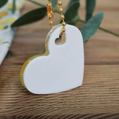 Golden Bloom Heart Resin Keychain – Pressed Dried Yellow Flower & Gold Flakes